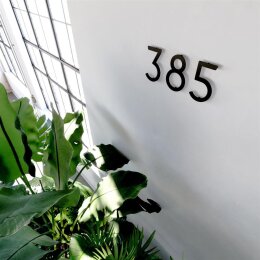 Moderne Hausnummer aus pulverbeschichtetem Edelstahl 15 cm